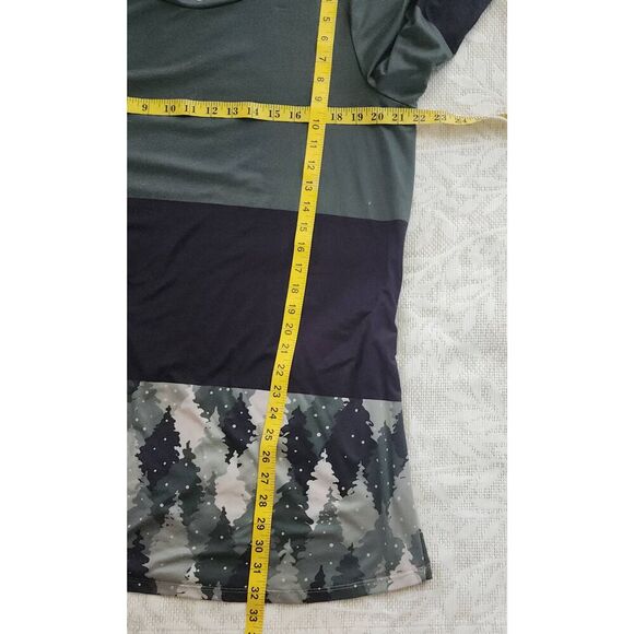 +29 Nanu top, long green w forest trees - Picture 4 of 7